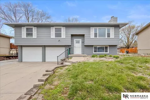 725 N 10th Ave, Blair, NE 68008