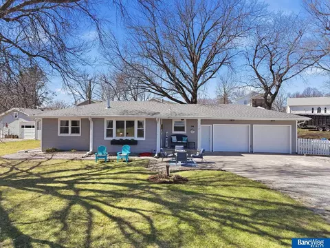 114 S 5th St, Pleasant Dale, NE 68423
