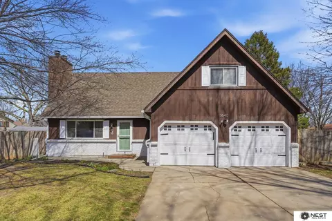 3640 Wildbriar Ln, Lincoln, NE 68516