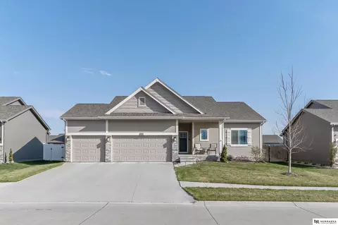 21116 Monroe St, Elkhorn, NE 68022