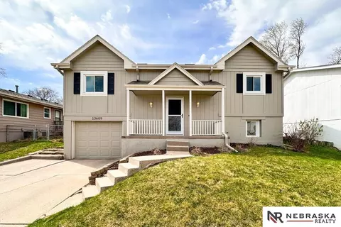13609 W St, Omaha, NE 68137