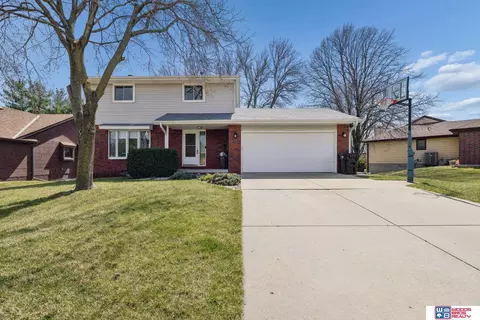 7811 Stockwell St, Lincoln, NE 68506