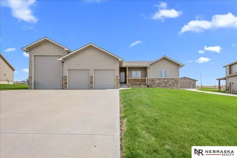 4905 Waterford Ave, Bellevue, NE 68123
