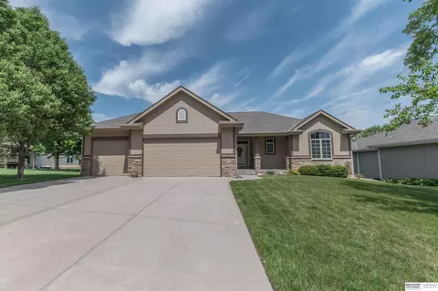 3717 S 202nd St, Omaha, NE 68022
