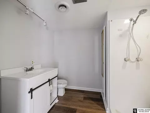 Bath - 1405 Freeman Dr, Bellevue, NE 68005 photo 3 of 3