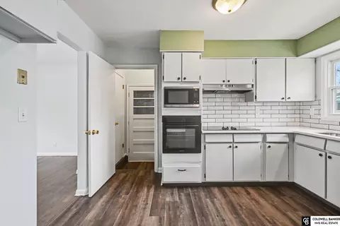 Kitchen - 1405 Freeman Dr, Bellevue, NE 68005 photo 2 of 3