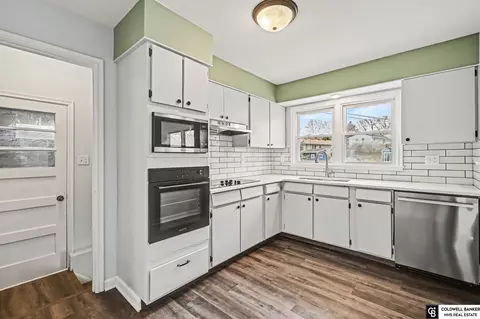 Kitchen - 1405 Freeman Dr, Bellevue, NE 68005 photo 3 of 3