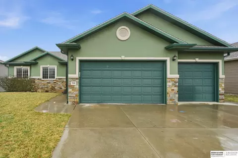 710 N 95th St, Lincoln, NE 68505