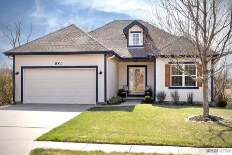 17505 Wirt St, Omaha, NE 68116