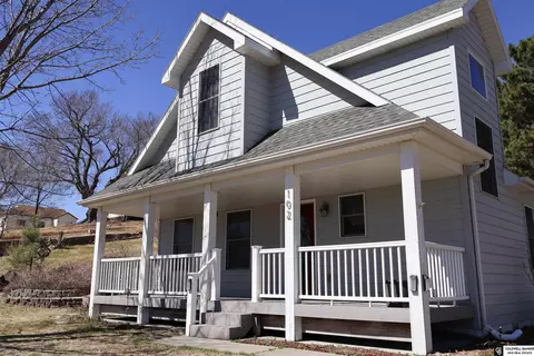 102 NW 3rd St, Mullen, NE 69152