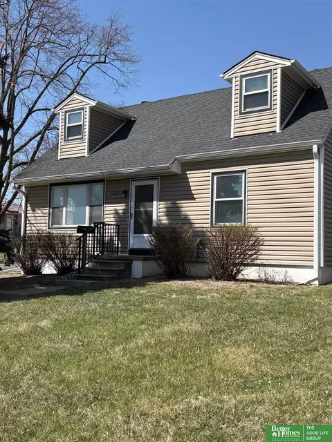 12210 Seldin Dr, Omaha, NE 68144