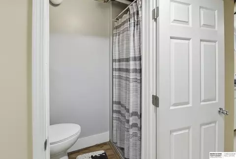 Bath - 1015 238th St, Eagle, NE 68347 photo 7 of 7