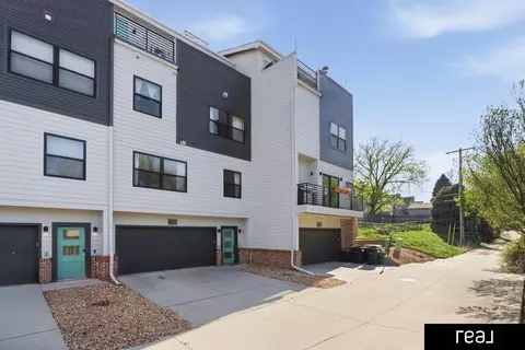 3117 Mayberry Plz, Omaha, NE 68105