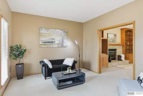 15411 Windsor Dr, Omaha, NE 68154