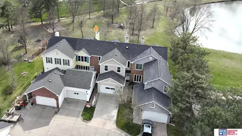 6805 Summerset Ct, Lincoln, NE 68516