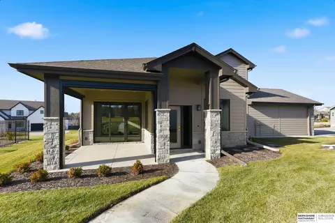 2302 S 176th Ct, Omaha, NE 68130