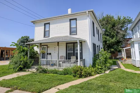 215 S 17 St, Blair, NE 68008