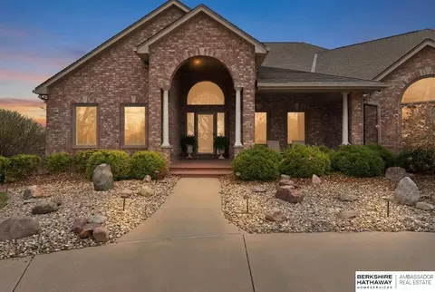 4809 N 196th Cir, Elkhorn, NE 68022