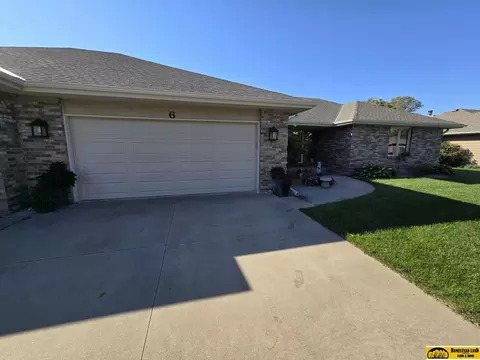 6 Pine Street, Beatrice, NE 68310