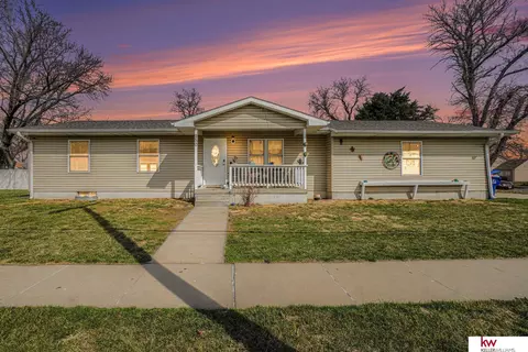 950 E 16 St, Fremont, NE 68025