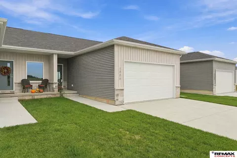 1006 W Sand Dunes Rd, Lincoln, NE 68523