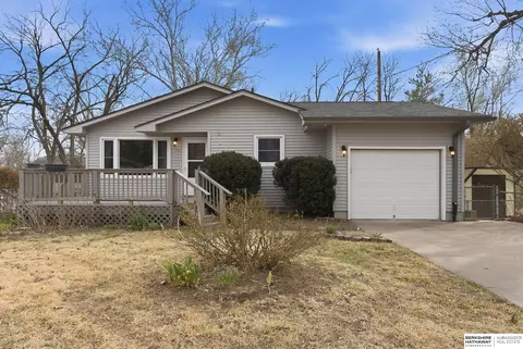 104 Waldo Cir, Bellevue, NE 68005