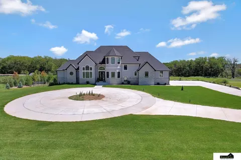 17380 S 77 Pt, Hickman, NE 68372