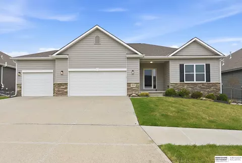 4519 N 206th St, Elkhorn, NE 68022