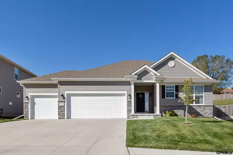 7358 S 185 St, Omaha, NE 68136