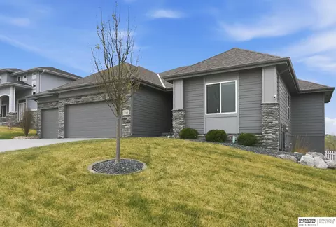 11606 S 111th St, Papillion, NE 68046