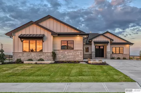 3020 S 209th Ct, Elkhorn, NE 68022