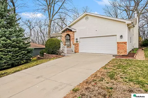 11663 Trumble Loup Loup E, Bellevue, NE 68123