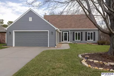 4236 Barkwood Ln, Lincoln, NE 68516