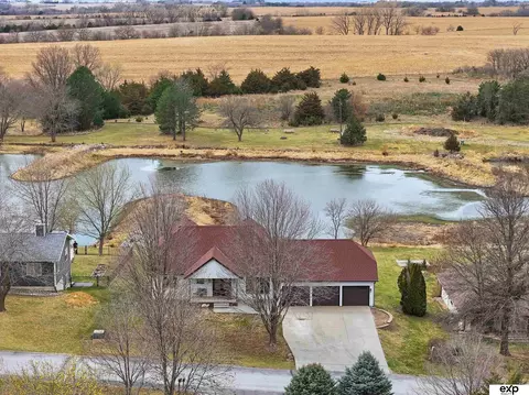 719 Lakeview Dr, Eagle, NE 68347