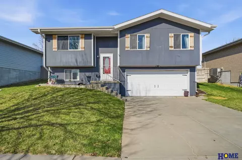 2111 NW 55th St, Lincoln, NE 68528