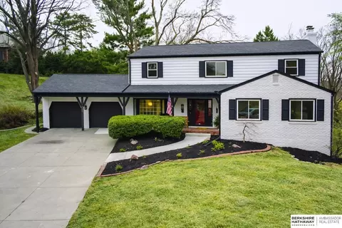 9468 Jackson Cir, Omaha, NE 68114