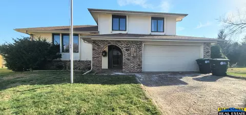 5614 N 116 Avenue Cir, Omaha, NE 68164