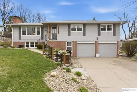 12483 Woodcrest Dr, Omaha, NE 68137