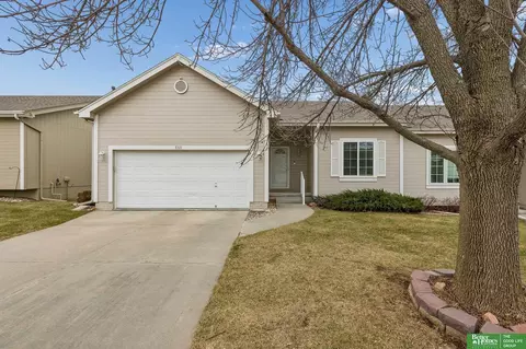 5111 N 155th St, Omaha, NE 68116