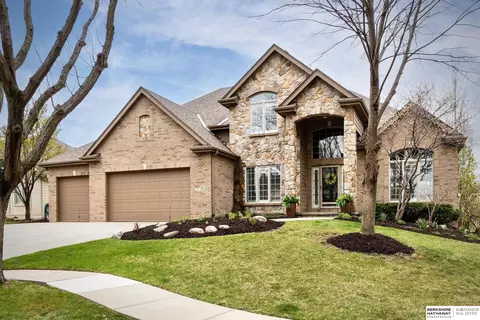 17102 Harney St, Omaha, NE 68118