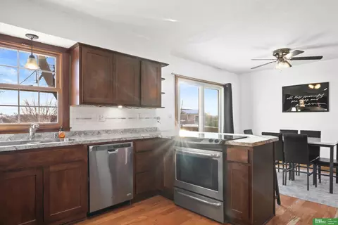 Kitchen - 2001 Hampton Dr, Tekamah, NE 68061 photo 3 of 4