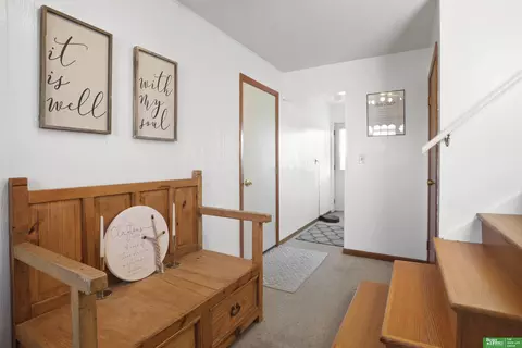 Entry Way - 2001 Hampton Dr, Tekamah, NE 68061 photo 1 of 2
