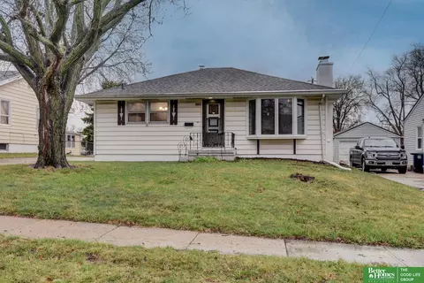 4864 S 52nd St, Omaha, NE 68117