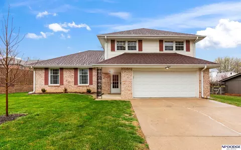 1634 Holling Dr, Omaha, NE 68144