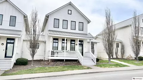 709 Pacific St, Omaha, NE 68108