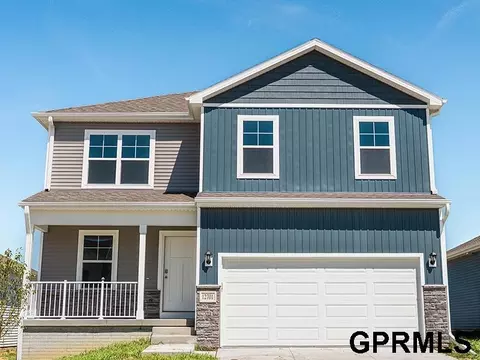 6506 Lawnwood Dr, Papillion, NE 68133