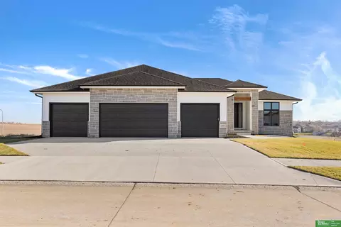 10705 S 219th Ave, Gretna, NE 68028