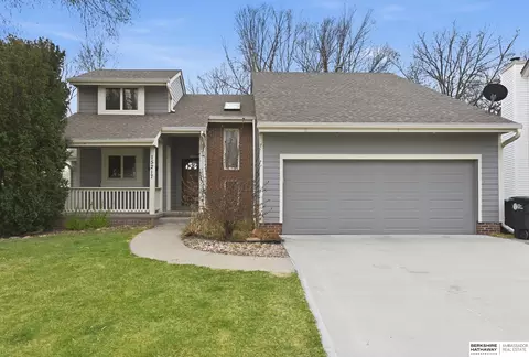 15217 Summerwood Dr, Omaha, NE 68137