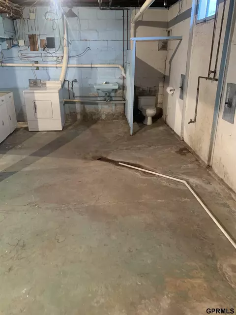 Bath - 155 N 5 St, Lyons, NE 68038 photo 3 of 3