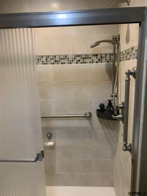 Bath - 155 N 5 St, Lyons, NE 68038 photo 2 of 3